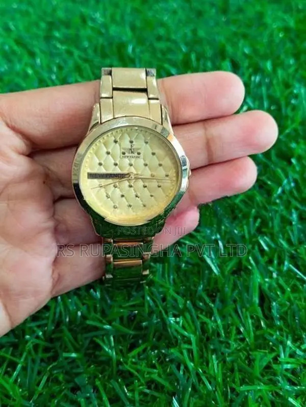 New Fande Ladies Hand Watch