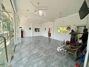( GC-1024) Valuable 1st Floor Commercial Shop Rent in Godagama