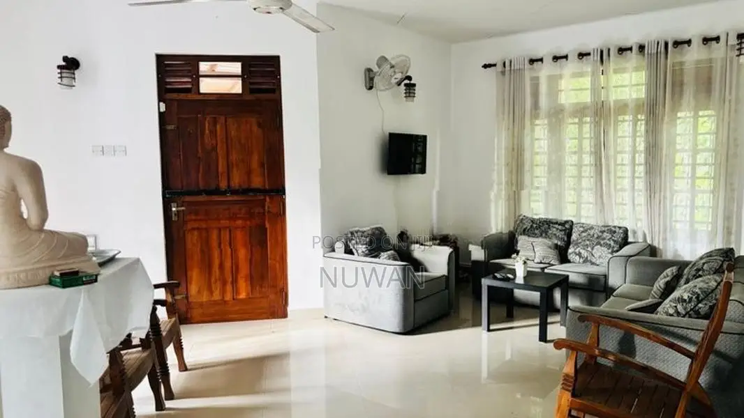 Fully Furnished Upstair House for Rent in Kesbewa