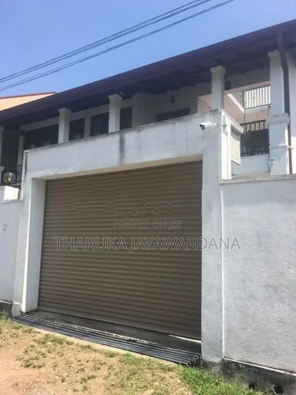 3 Story House for Rent Kesbewa
