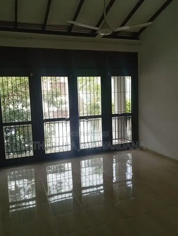 3 Story House for Rent Kesbewa