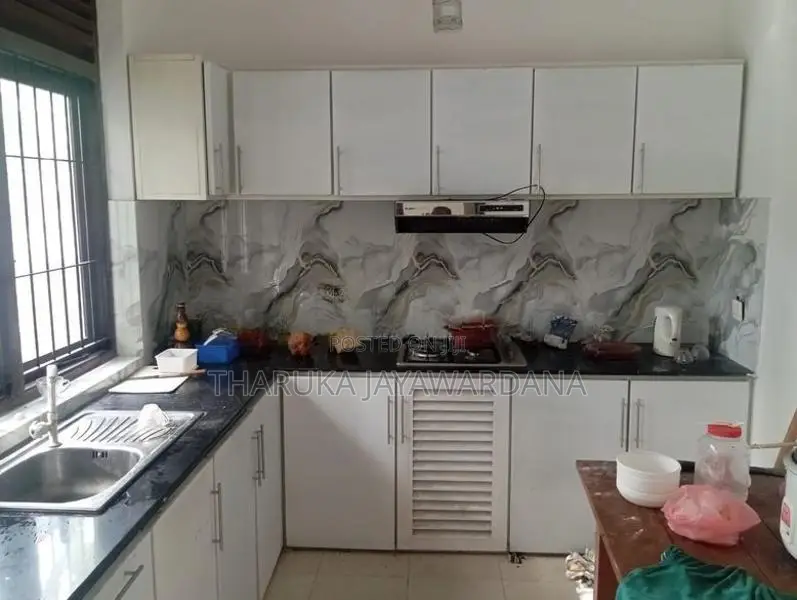3 Story House for Rent Kesbewa