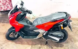Honda ADV 160 2025