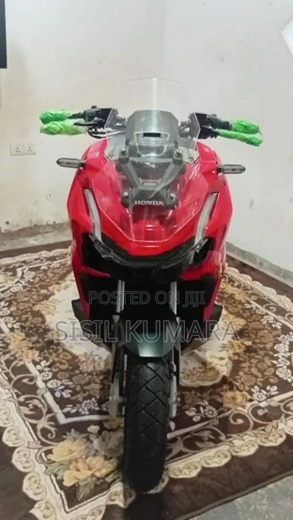Honda ADV 160 2025