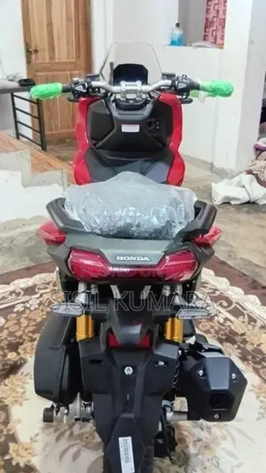 Honda ADV 160 2025