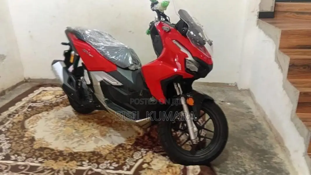 Honda ADV 160 2025