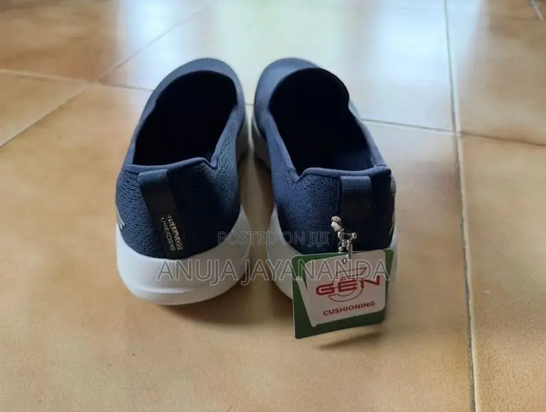Skechers Go Walk