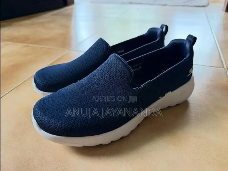 Skechers Go Walk