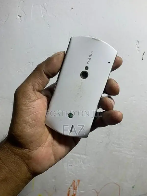 Sony Ericsson Xperia Neo V (Used)