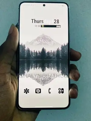 Samsung Galaxy S22 (Used)