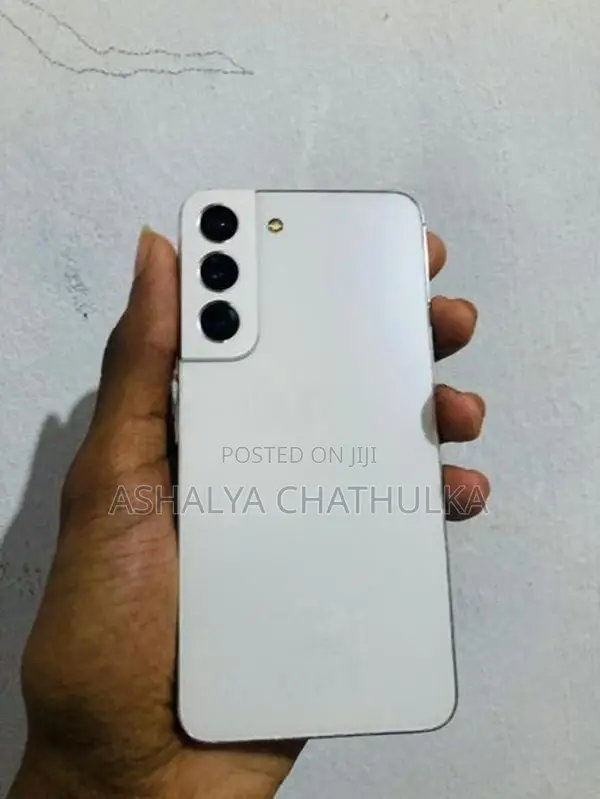 Samsung Galaxy S22 (Used)