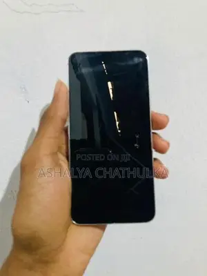 Samsung Galaxy S22 (Used)