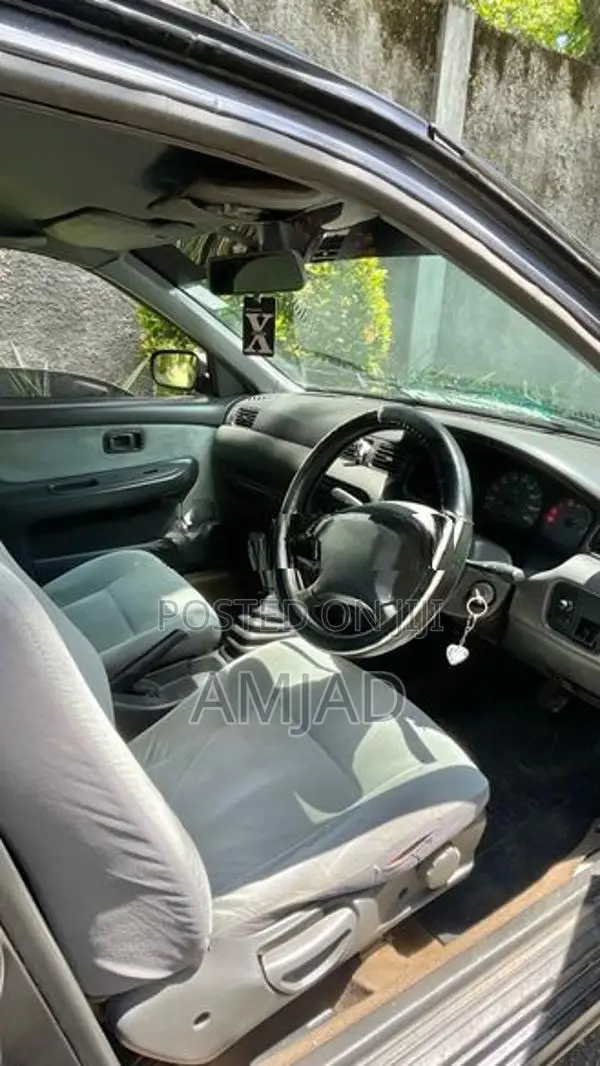 Nissan Sunny FB 14 1997