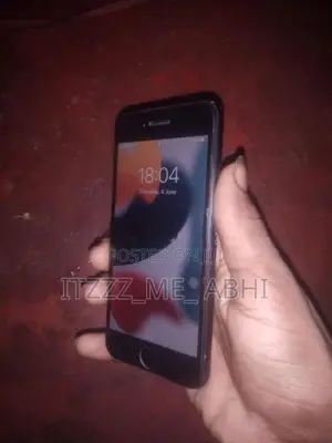 Apple iPhone 7 (Used)