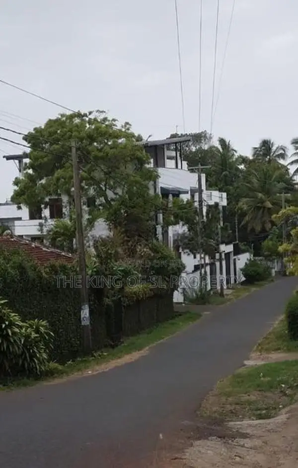 House for sale in Dehiwala