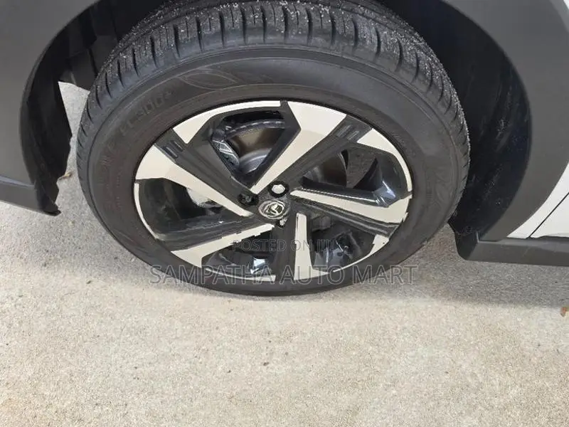 Toyota Raize Z HYBRID BLIND SPOT 2025