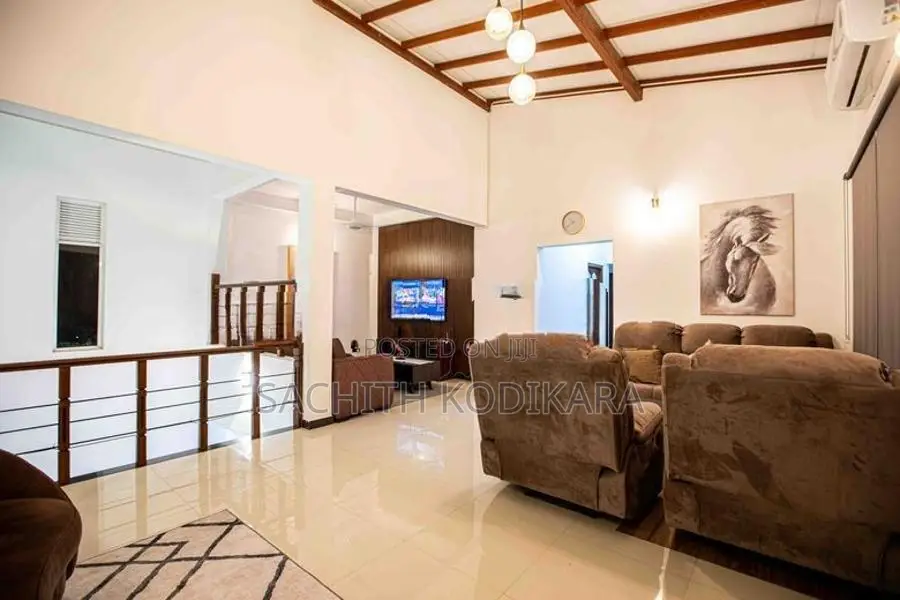 3 Story - Perectly Located Super Luxurious House Panadura