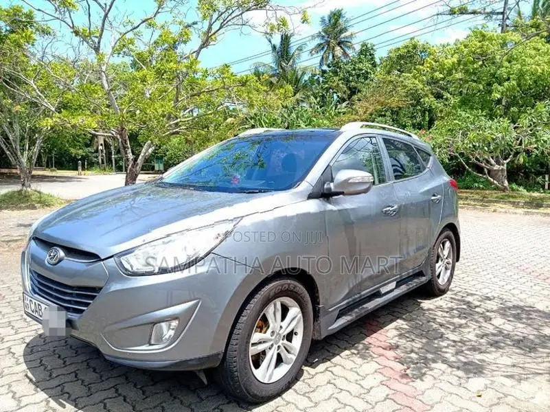 Hyundai Tucson DIESAL MOONROOF 2013