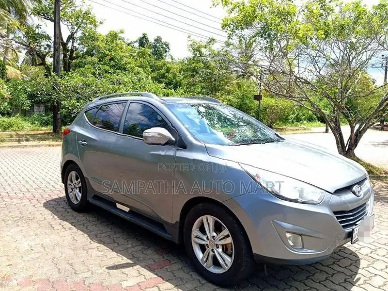 Hyundai Tucson DIESAL MOONROOF 2013