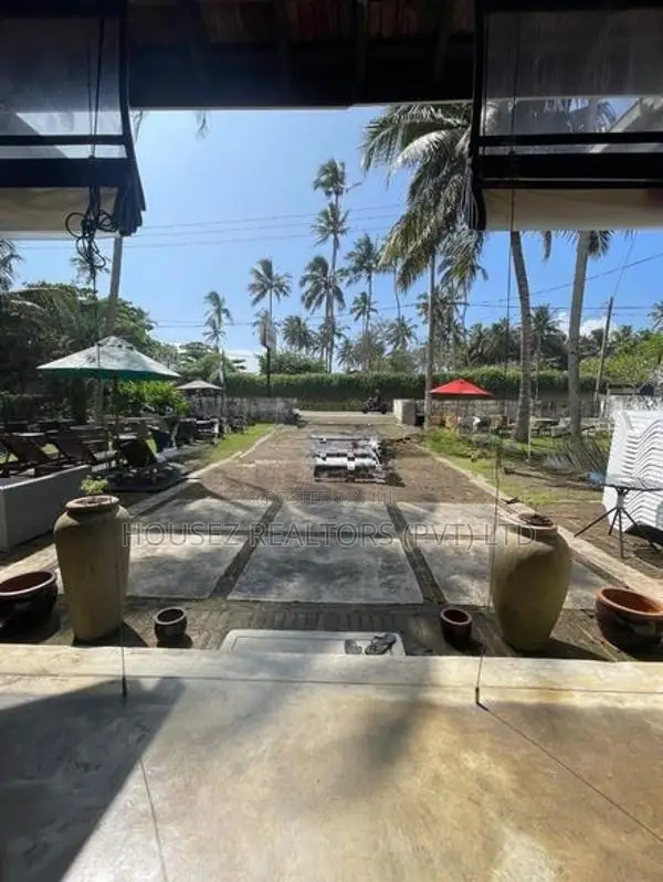 Prime Commercial Hotel for sale in Thalpe