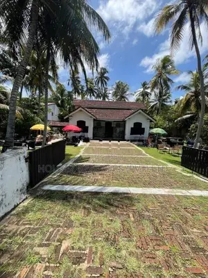 Prime Commercial Hotel for sale in Thalpe