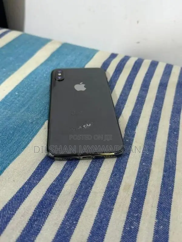 Apple iPhone X (Used)