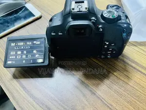 Canon 800D