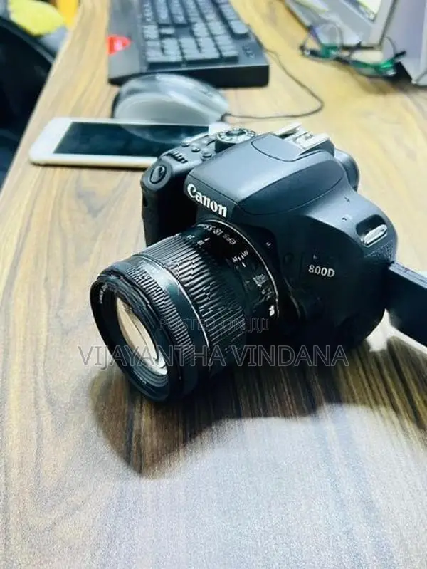 Canon 800D
