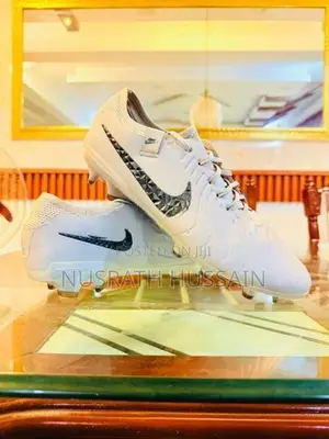 Nike Tiampo Boots