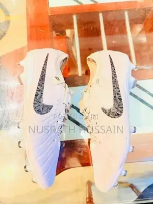 Nike Tiampo Boots