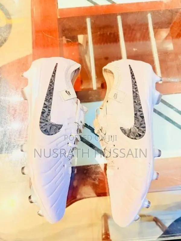 Nike Tiampo Boots