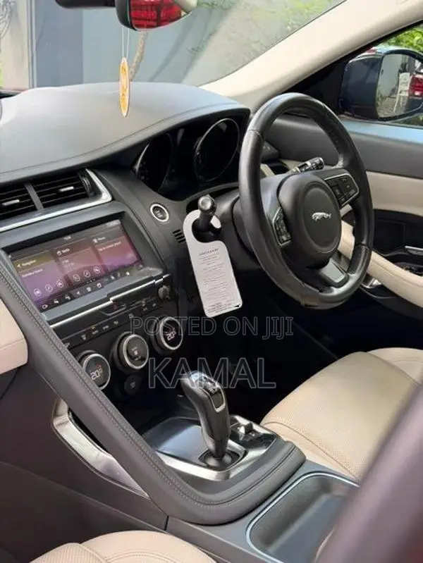 Jaguar E-Pace Premium 2020