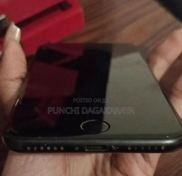 Apple iPhone SE (Used)