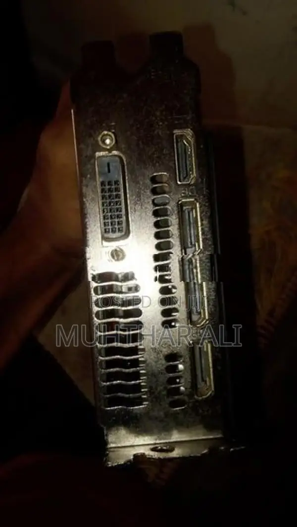 AMD Radeon RX 570 4GB GDDR5 (256-bit)