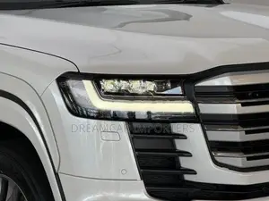 Toyota Land Cruiser Sahara LC300 ZX 2026
