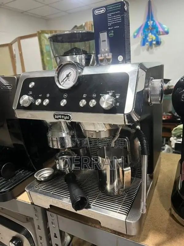 Coffee Machine - Delonghi