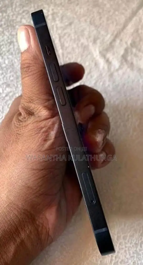 Apple iPhone 13 (Used)
