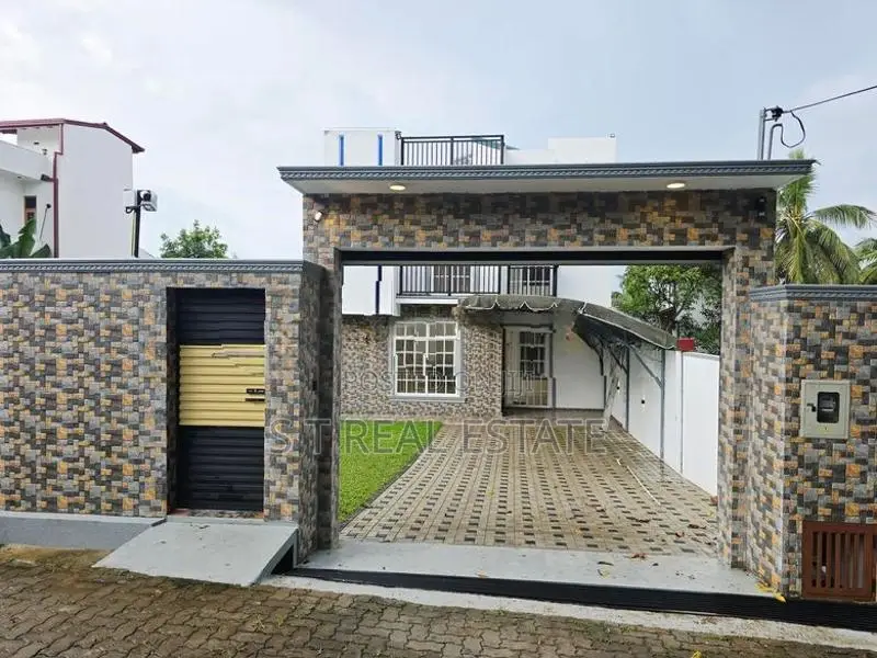 Newly Build Luxury Three Storey House for Sale in Kesbewa