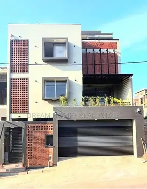 Modern 4 Bedroom House for Sale Near Galle Road Moratuwa