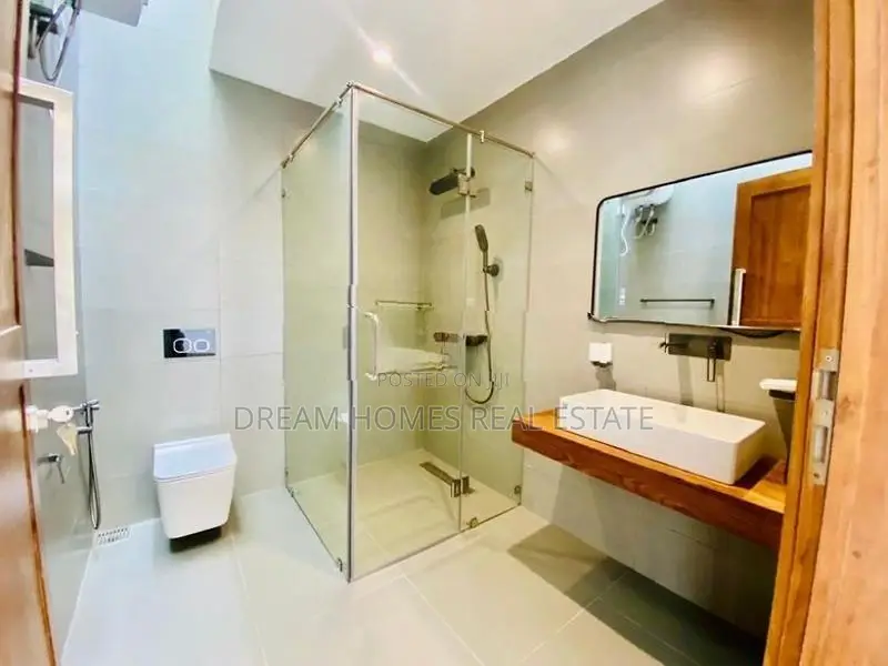 Modern 4 Bedroom House for Sale Near Galle Road Moratuwa