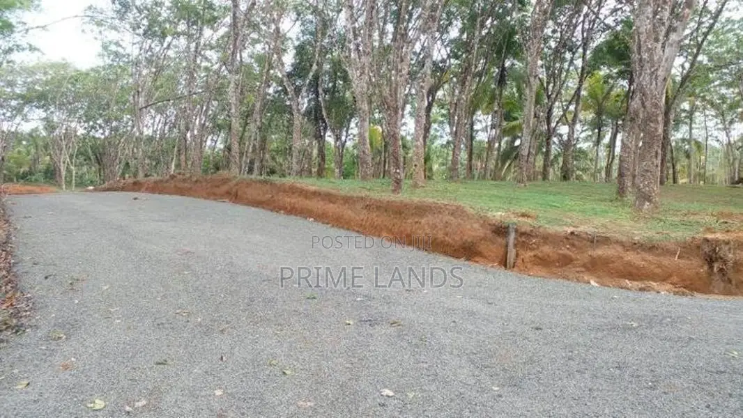 අහංගමින් බිම් කොටස්