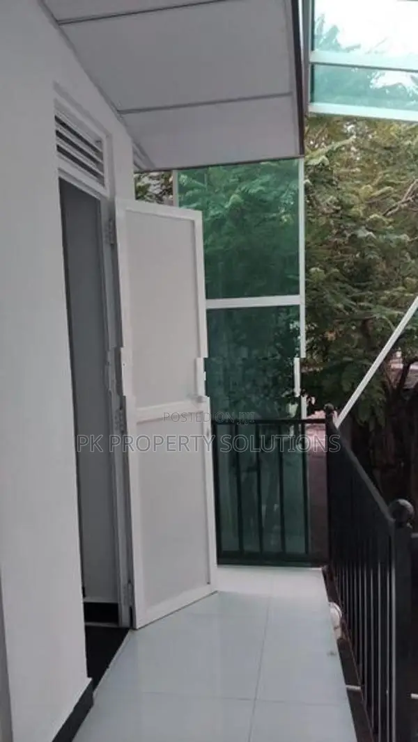 House for Sale in Kollupitiya ( FILE NO 135 E)