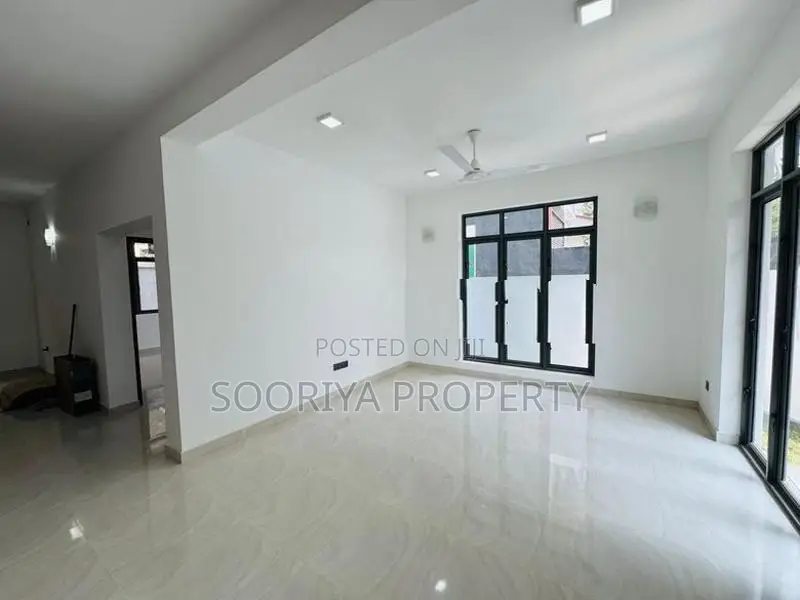Brand New 2 Storey Luxury House for Sale in Piliyandala