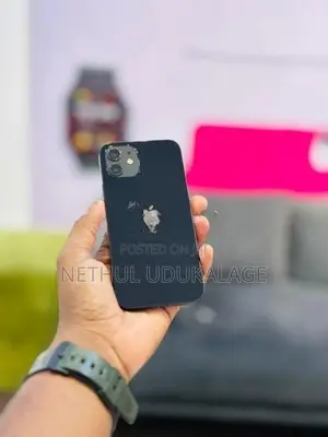 Apple iPhone 12 64GB (Black) (Used)