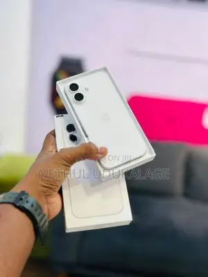 Apple iPhone 16 128GB | White (Used)
