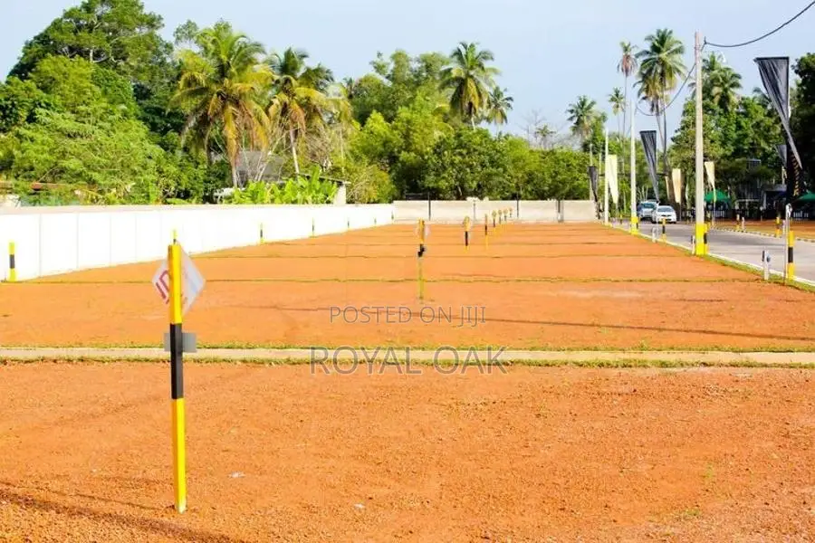 දිව්ලපිටිය බස් පාරට මුහුනලා මීගමුවෙන් ඉඩමක්