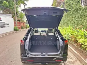 Honda Vezel Z PLAY NO MOONROOF 2026