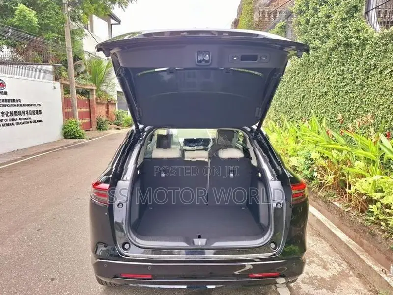 Honda Vezel Z PLAY NO MOONROOF 2026