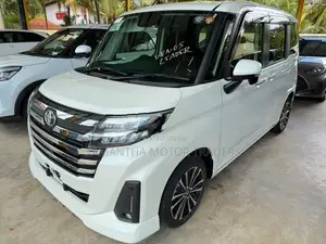 Toyota Roomy Custom GT 2024