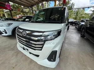 Toyota Roomy Custom GT 2024